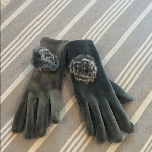 Chic Dark Gray Gloves with Fur Pom Accents